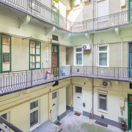 Downtown Edge Harmony شقة